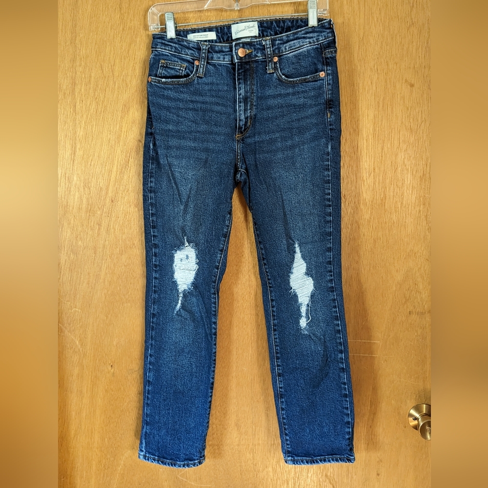 Universal Thread Woman's High Rise Slim Straight Distressed Knee Jeans